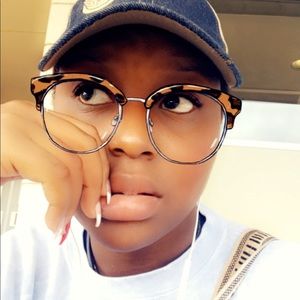 Meet your Posher, Abby